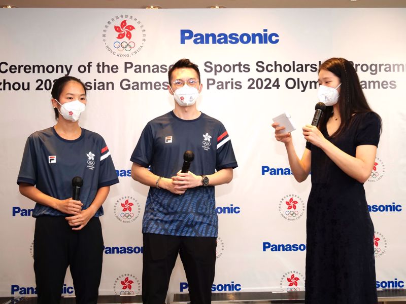 (First on the right) Ms. Vivian Kong Man Wai was the master of the Ceremony who was the Panasonic Sports Scholars in 2016 and 2018.