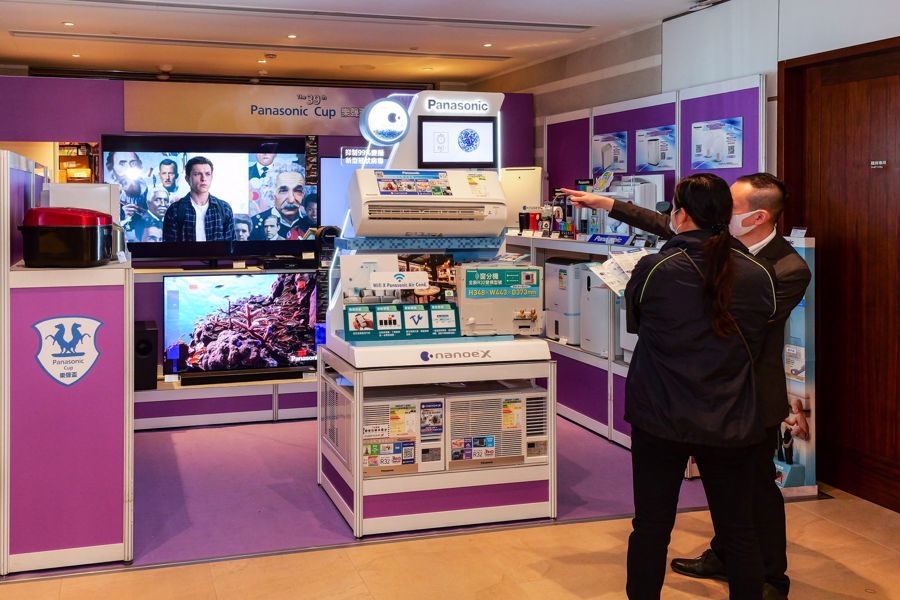 Pop-up sales booths were set at the members’ betting hall and the public betting hall offering exclusive discount for the entrants on buying selected audio visual, air-conditioners, kitchen appliances, health and beauty care products etc.